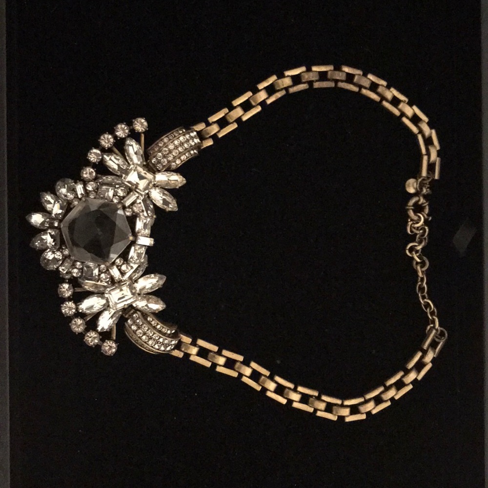 The crystal statement necklace